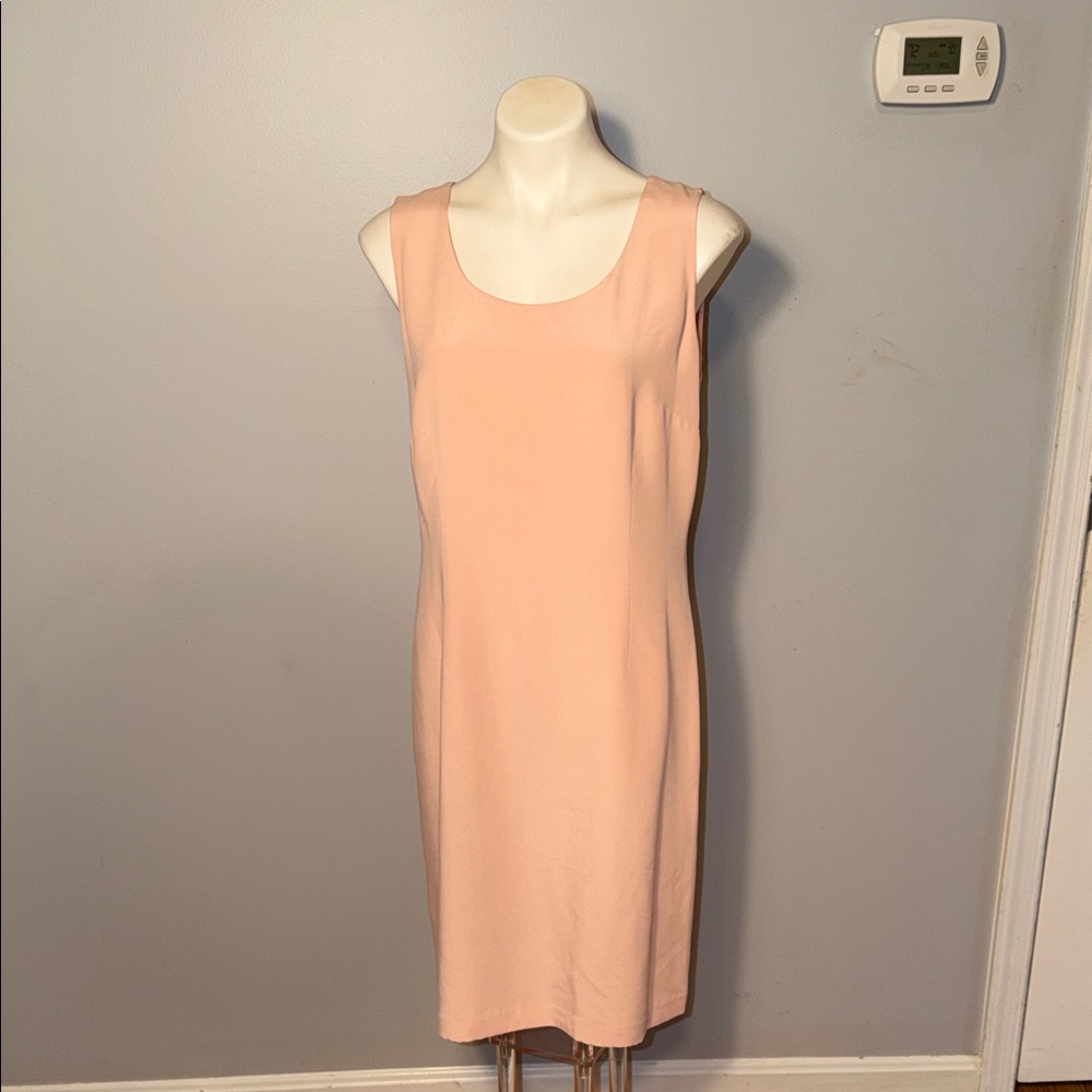 Bloomingdale’s Ladies 100% Silk Shell Blush Pink Shift Dress. Size 14.